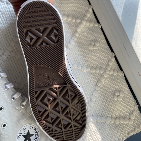 Brand new Converse platform hightops - Picture 5 of 9